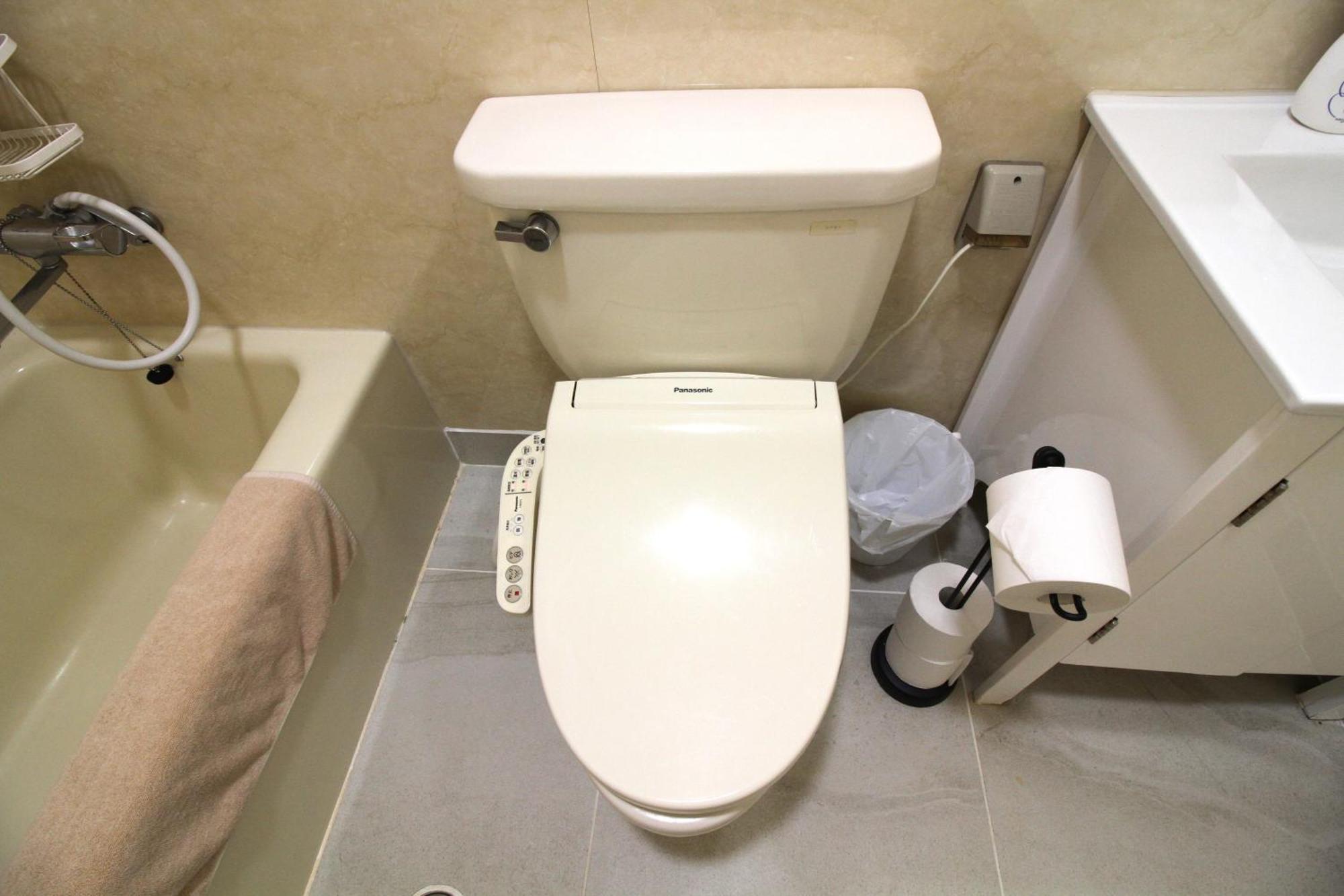 Hotel Whale Okinawa à Kadena Extérieur photo